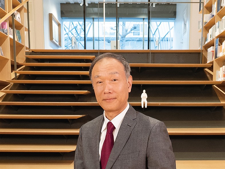 日本文学を世界的な視点で考え新たな魅力の発見につなげる