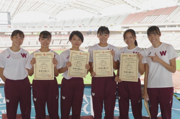 競走部 小山と津川 本職はハードルでも 女子4 400mリレーで準優勝 早稲田大学 競技スポーツセンター