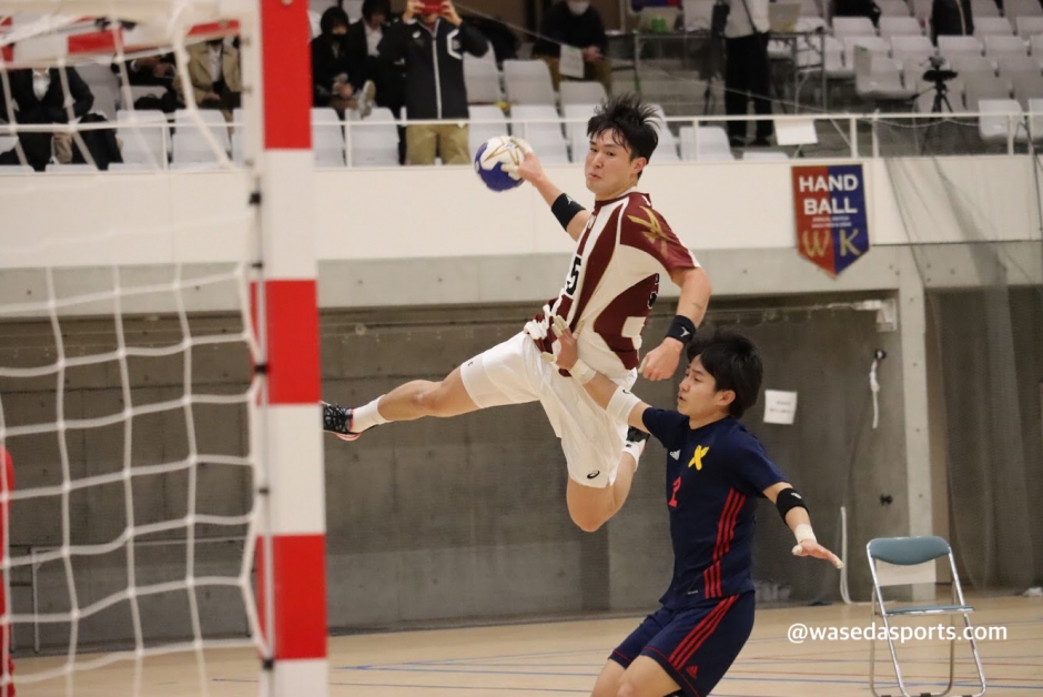男子ハンドボール早慶戦 引退試合で秋季リーグ準優勝の意地を見せ白星 早稲田大学 競技スポーツセンター