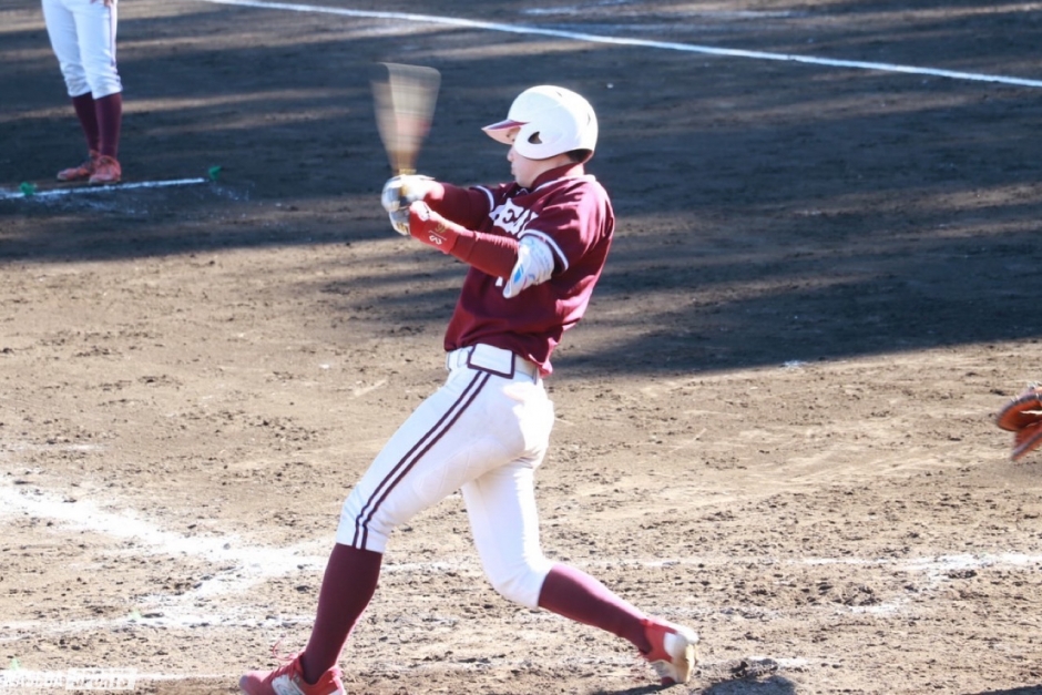 ソフト男子 17得点で伝統の一戦を圧勝 1年生が躍動を見せる