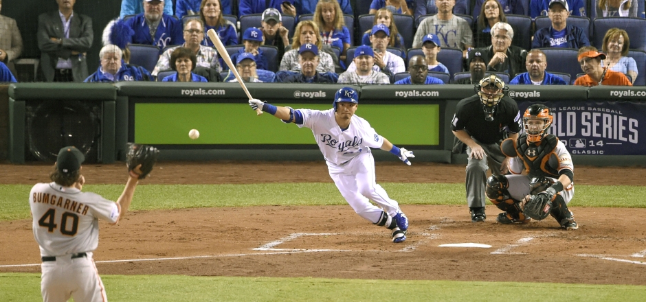 2014年、メジャーリーグ・ワールドシリーズに出場するロイヤルズ・青木選手（共同通信）