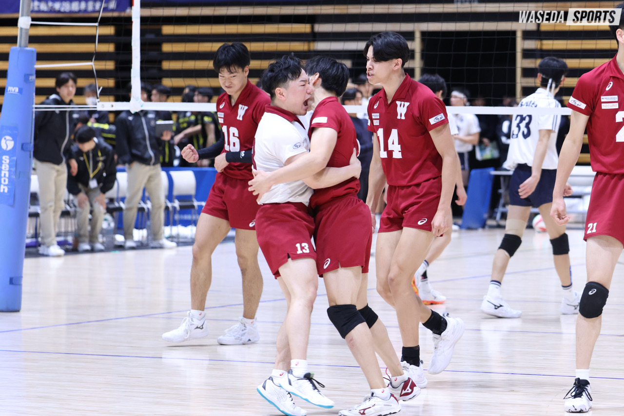 バレー部男子 日体大にストレート勝利 昨年の雪辱を果たす – 早稲田