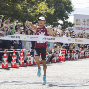 ラグビー蹴球部 “赤黒ジャージ”を『紙袋』に再生 – 早稲田大学 競技