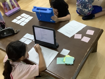所沢市の児童クラブで夏休みワークショップ「タブレットを使って読書感想文と仲良くなろう！」を実施しました