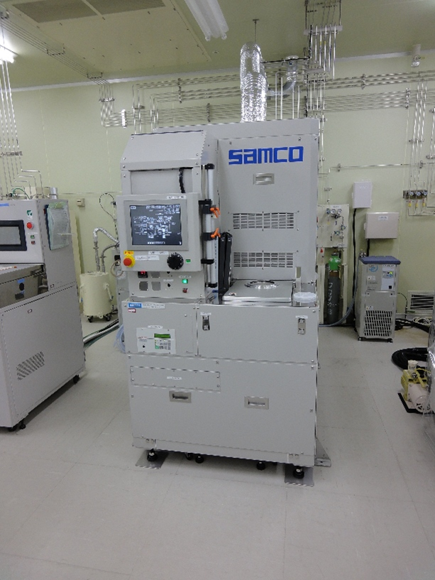 Siの深掘り可能、基板サイズ小片～4インチ、Si基板のみ