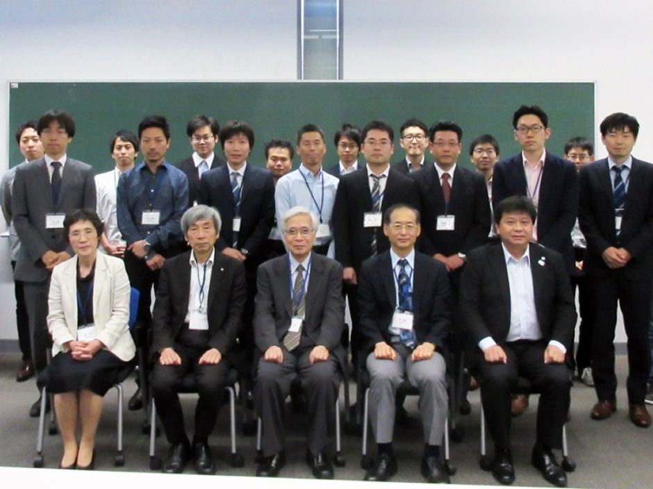 ソフトロボット 柔らか素材で未来をつくるメカニカル材料シンポジウムを開催 早稲田大学 研究活動