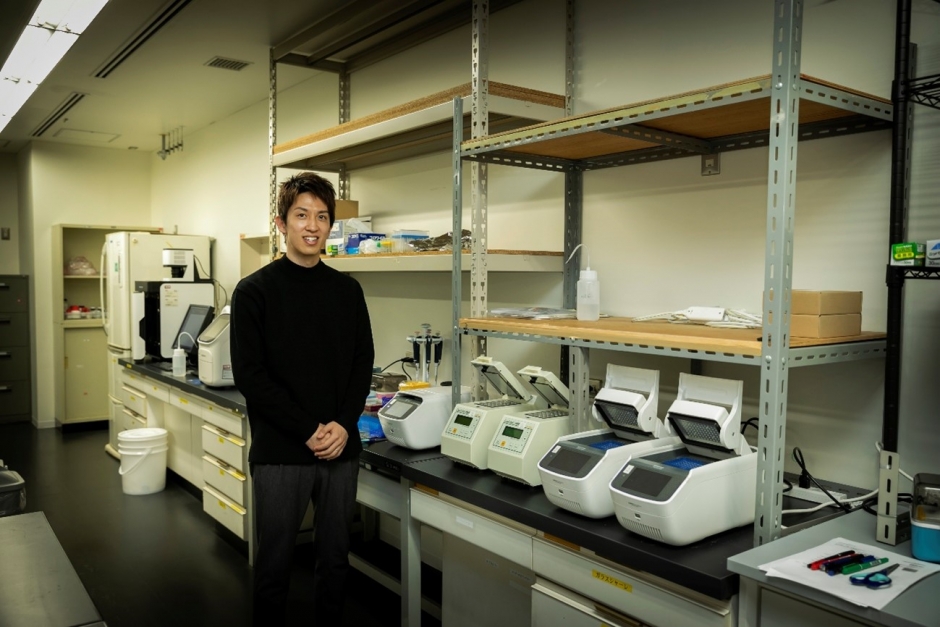 理工学術院　水内良講師（専任）。撮影：TWIns（先端生命医科学センター）