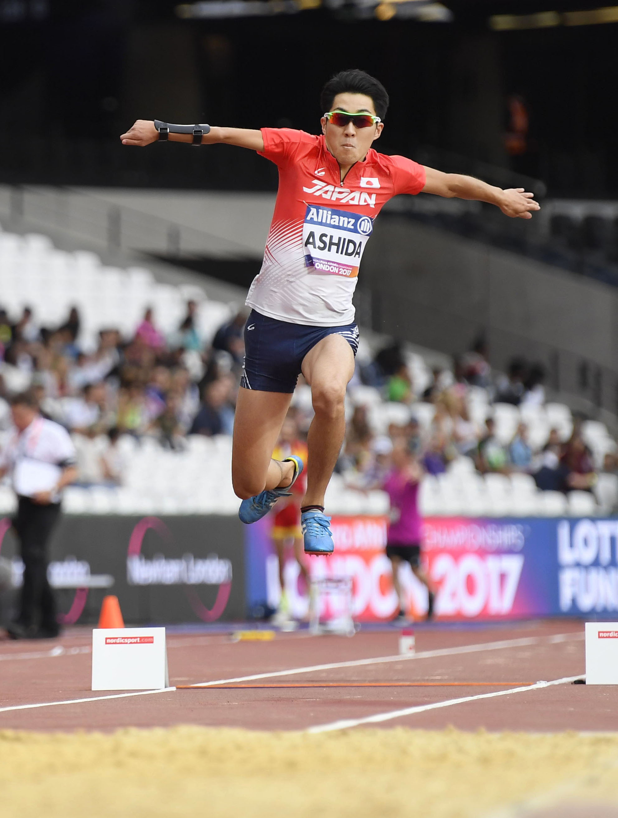 男子三段跳び(T47)決勝 3位となった芦田創選手=ロンドン(共同)