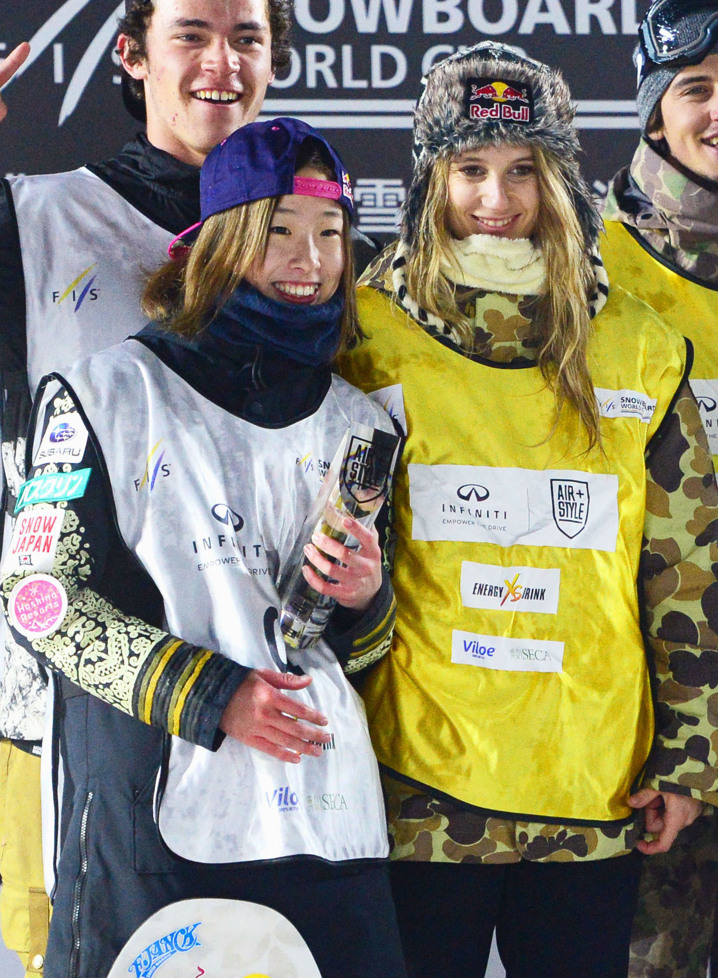 スノーボードワールドカップビッグエア女子で2位に入った鬼塚雅選(共同)