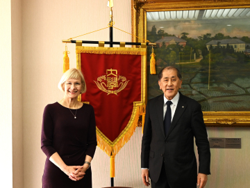 クイーンズランド大学学長一行が来訪