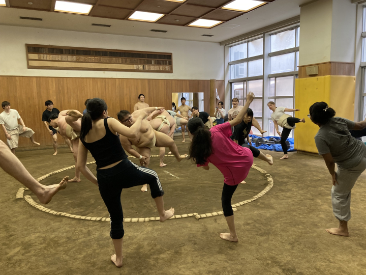 力士体験で異文化交流！相撲体験イベント動画