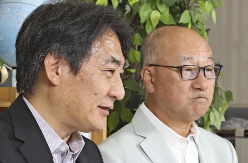 インタビューに答える三菱電機研究開発本部の浮穴氏（左）と早大の田辺教授（東京都新宿区で）Photo：読売新聞社・竹下真介撮影