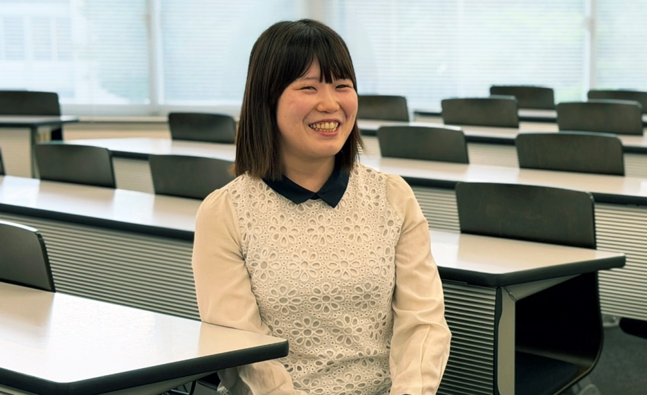 取り組みの趣旨や意義について丁寧に説明してくださる金子先生。会場の早稲田大学52号館にはBEMSが導入されており、この日は、試験時間の終了とともに教室の空調がオフになる管理がなされていた