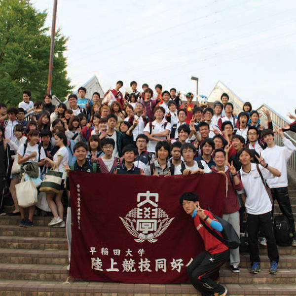 The baseball student club is a large club with over 300 members.