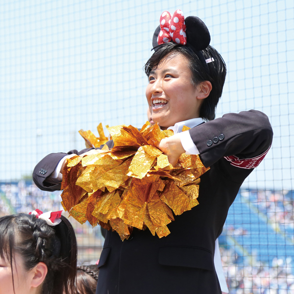 Kogure helps spectators have fun by adding a twist to her costume.Kogure helps spectators have fun by adding a twist to her costume.