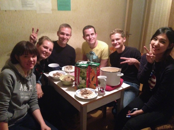 I made beef-over-rice-bowl dishes for my German friends. Japanese rice bowl dishes were popular with them.