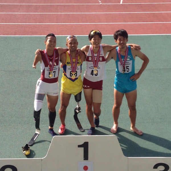 He was the second runner in the 4 × 400-meter relay in the Japan Para Championships in 2013. They successfully won the championship with a time of 3 minutes 48 seconds.