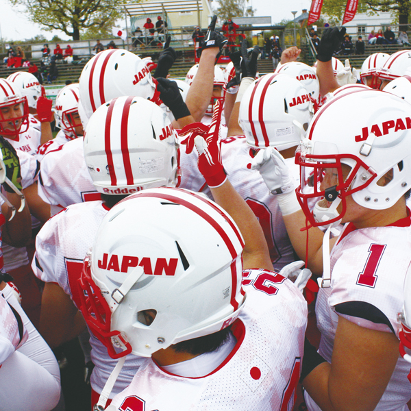 They played Finland in their first match of the World University Championship. The Japanese team swept them 84 to 0 as they attacked the opposing team using a precise strategy.　Photo provided by the JAPAN AMERICAN FOOTBALL ASSOCIATION