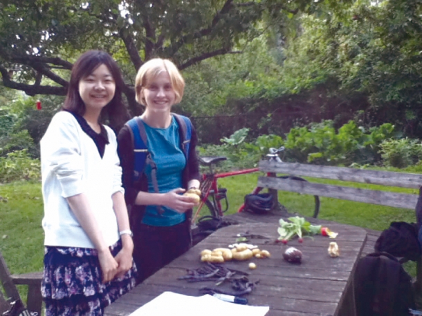 Cooking dinner in the garden at the University of Oslo