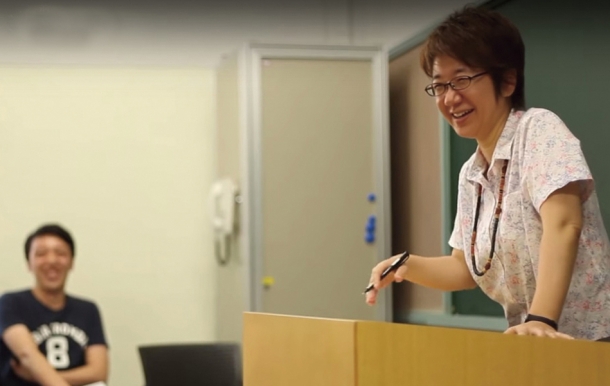 Associate Professor Chika Hyodo speaking to the students during class