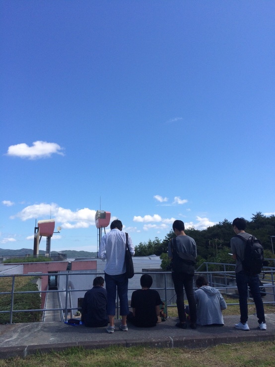 2016年夏合宿では東北へ前早大教授の石山修武先生が設計されたリアスアーク美術館も見学