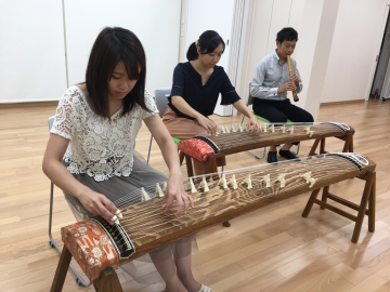 琴の練習