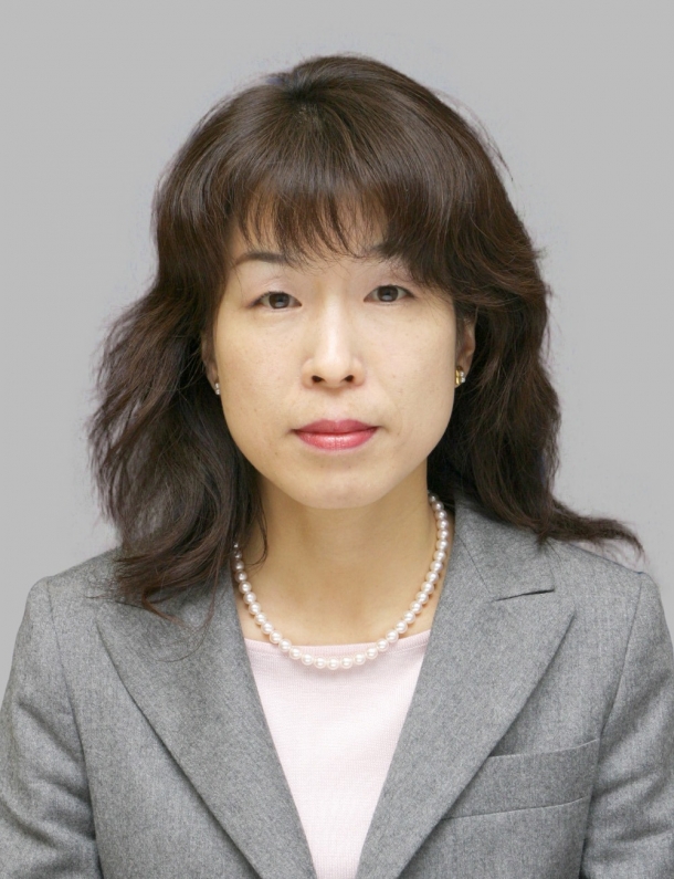 河野　真理子