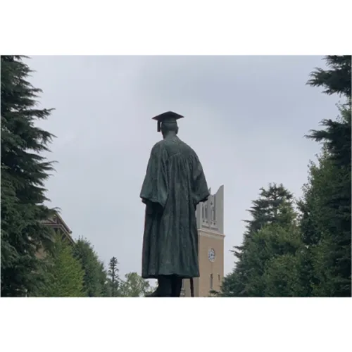 大隈重信の後ろ姿