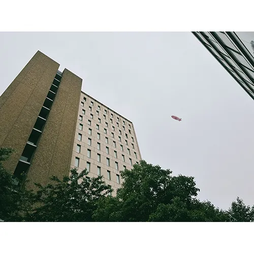 2限の報告終わりに見た飛行船。