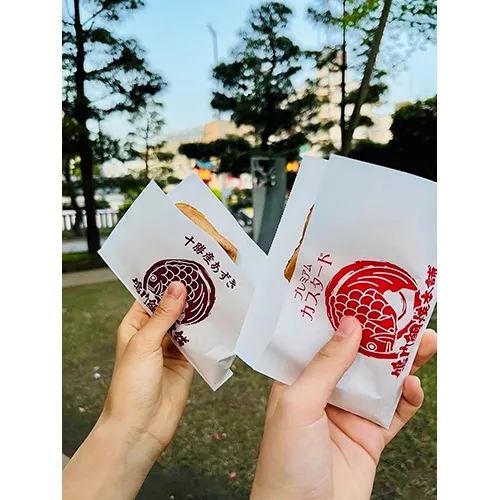 小腹がすいたね、たい焼き食べよ♪