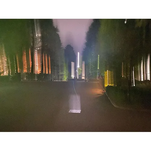 カメラは切り取る