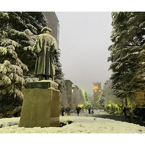 雪の早稲田キャンパス