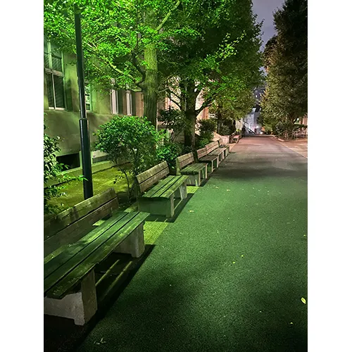 歴史が詰まったベンチ