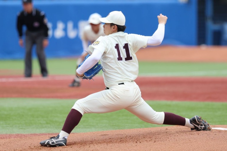 Ito pitching for Waseda University