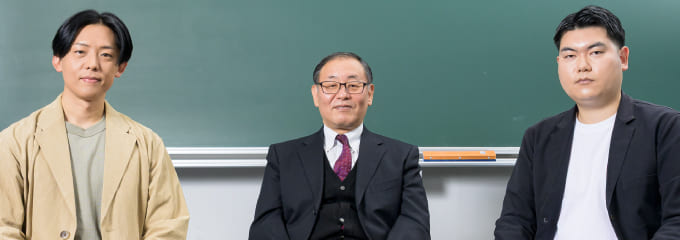 KEN THE 390（けん・ざ・さんきゅーまる）［写真左］、鈴木ジェロニモ（すずき・じぇろにも）［写真右］、森山卓郎（もりやま・たくろう）　文学学術院教授［写真中央］