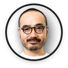 岩崎う大さんの顔写真