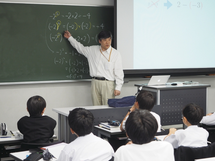 教員採用情報
