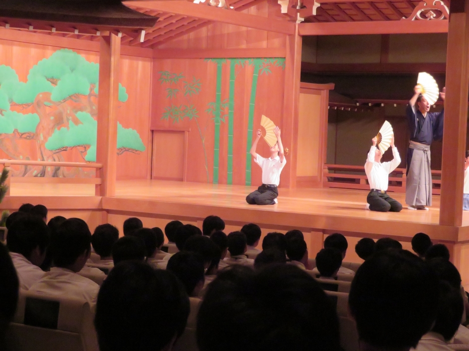 180725_jhs_watching-art2-