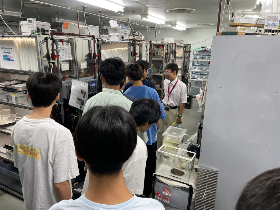 永安さんによる施設案内
