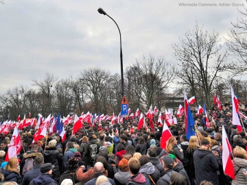 A demonstration organised by the Committee for the Defence of Democracy (KOD) in front of the Sejm in Warsaw