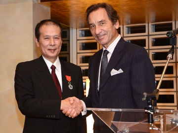 鎌田薫総長がフランス政府よりレジオン・ドヌール勲章シュヴァリエを受章