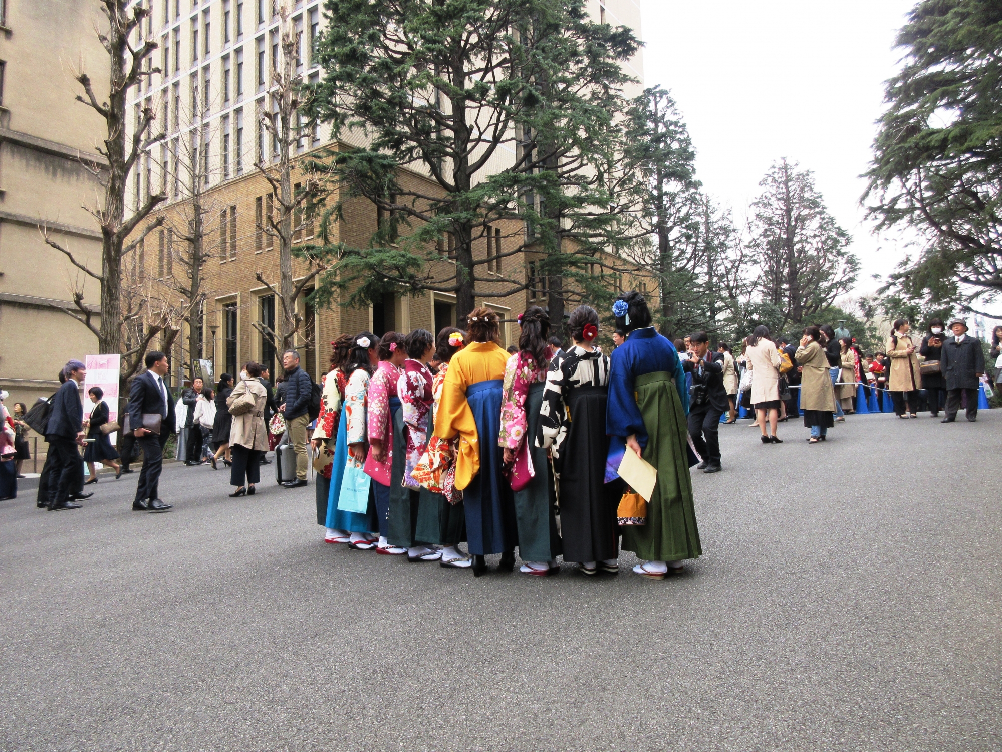 早稲田アリーナにて卒業式および学位授与式が挙行されました – 早稲田大学