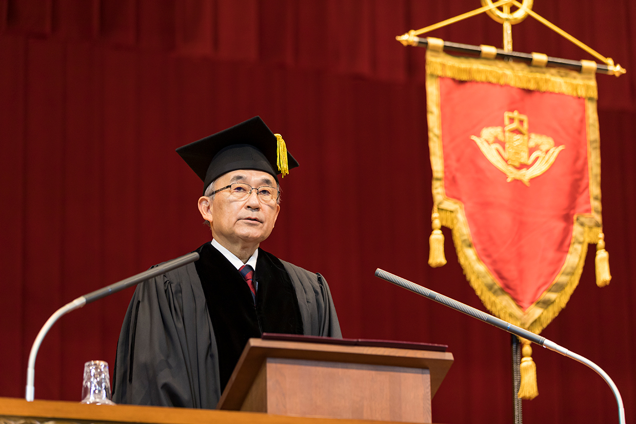 1979年本学理工学部建築学科卒業1981年本学大学院理工学研究科建設工学（建築）専攻修了。同年清水建設株式会社入社。2013年、執行役員に就任。2016年より、代表取締役社長。