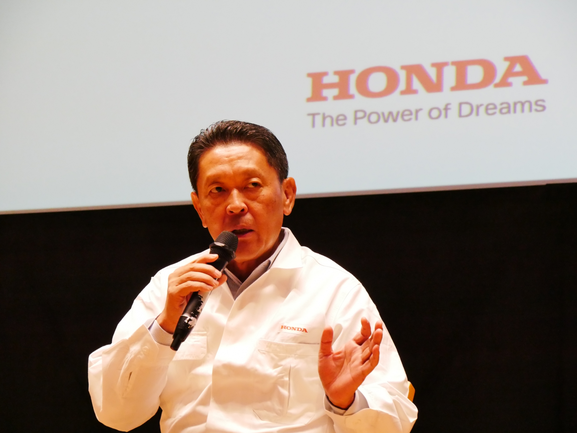 青山真二 副社長