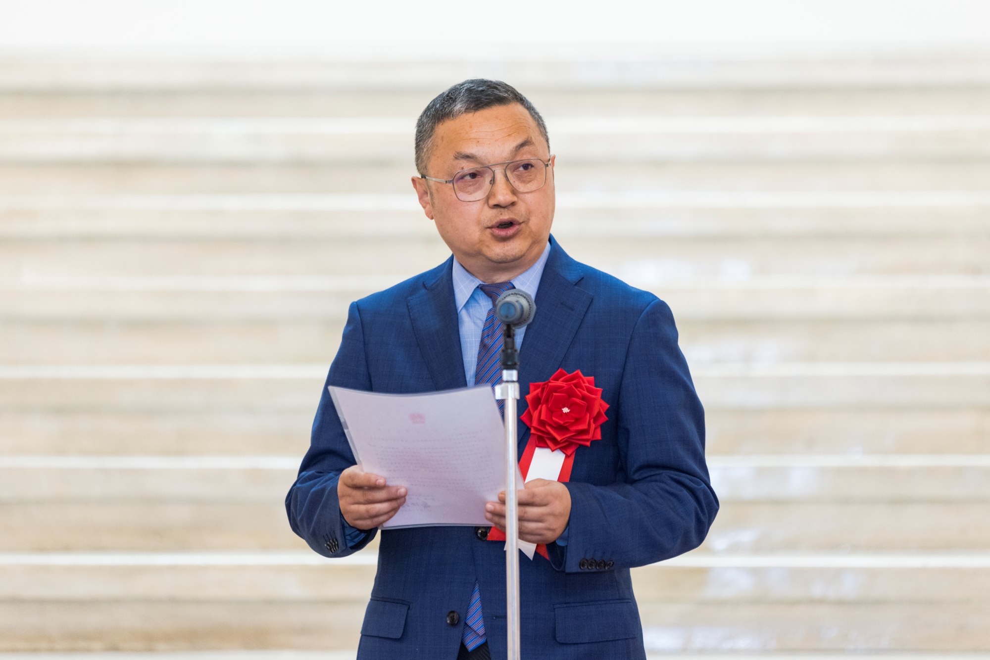 郭軍 中華人民共和国駐日本国大使館教育部参事官（呉江浩 特命全権大使 祝電代読）