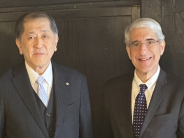 世界人類に貢献する大学になるために