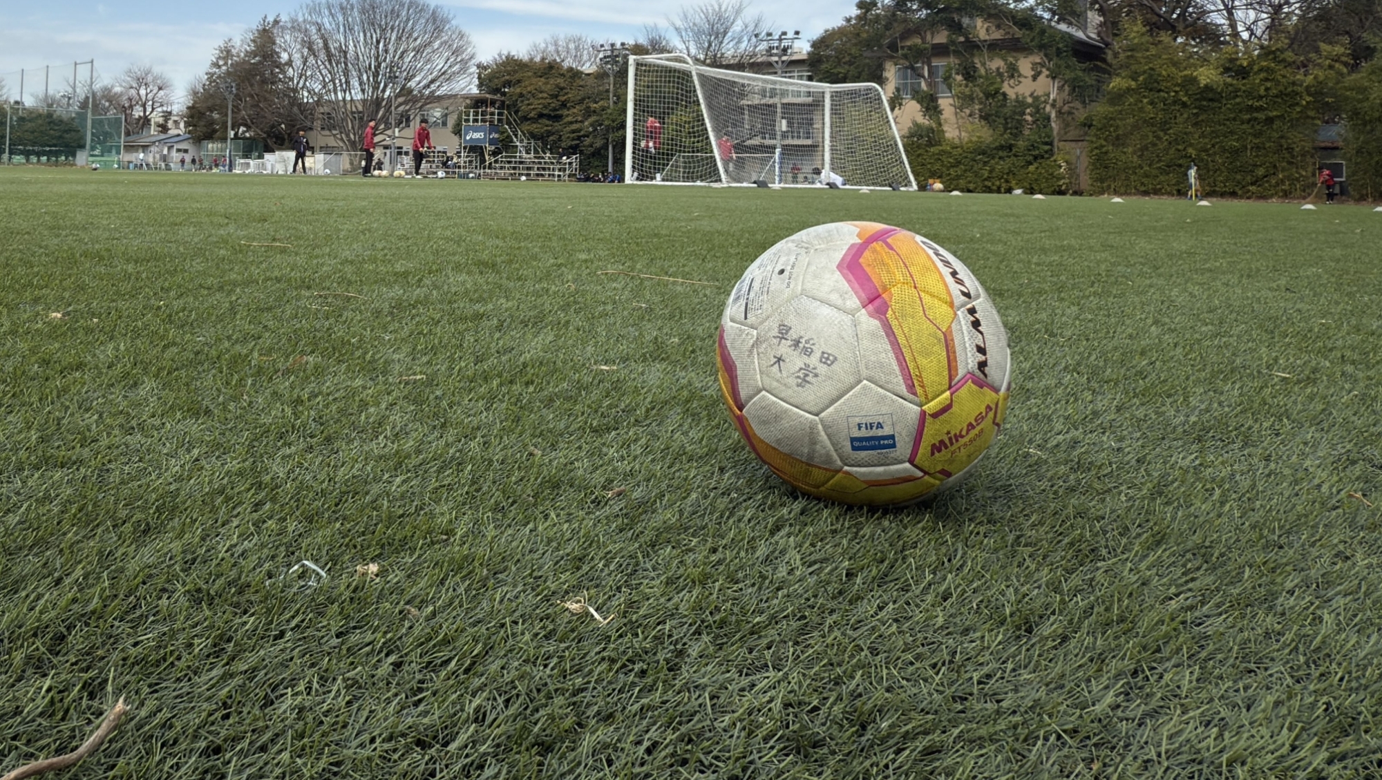 早稲田大学　サッカー部　ウィンドブレーカー 早いもの勝ち】早稲田大学サッカー部 ウィンドブレーカー 赤 asics