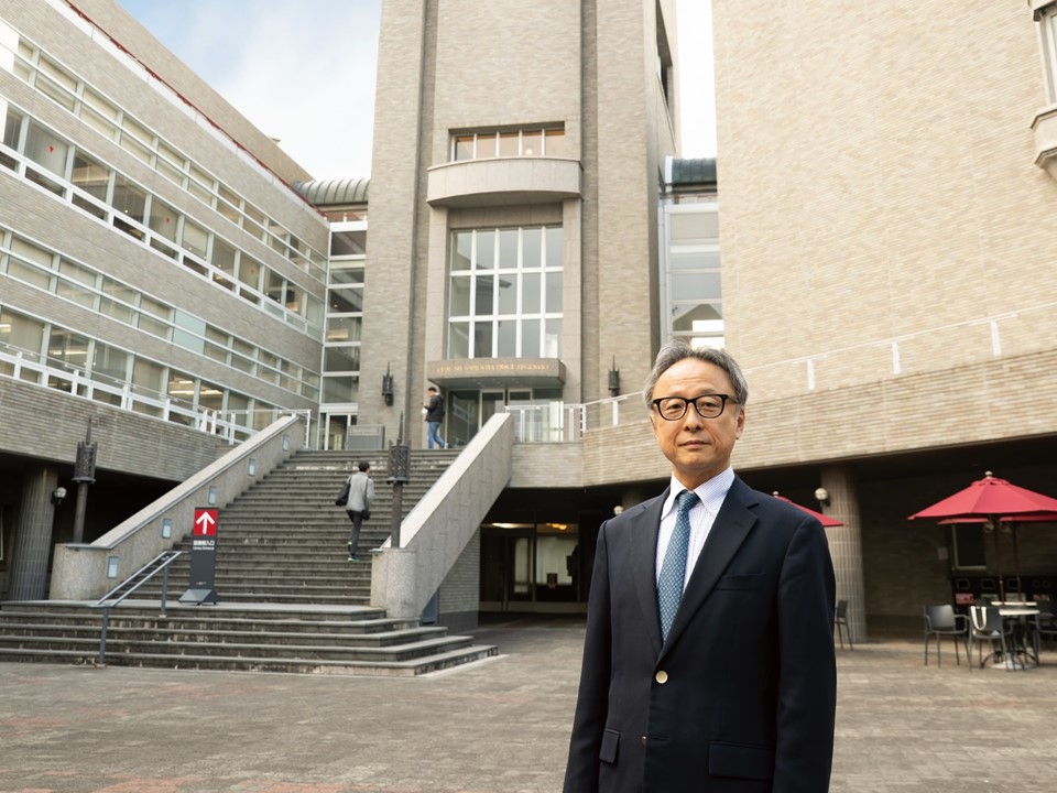 撮影＝早稲田キャンパス　中央図書館