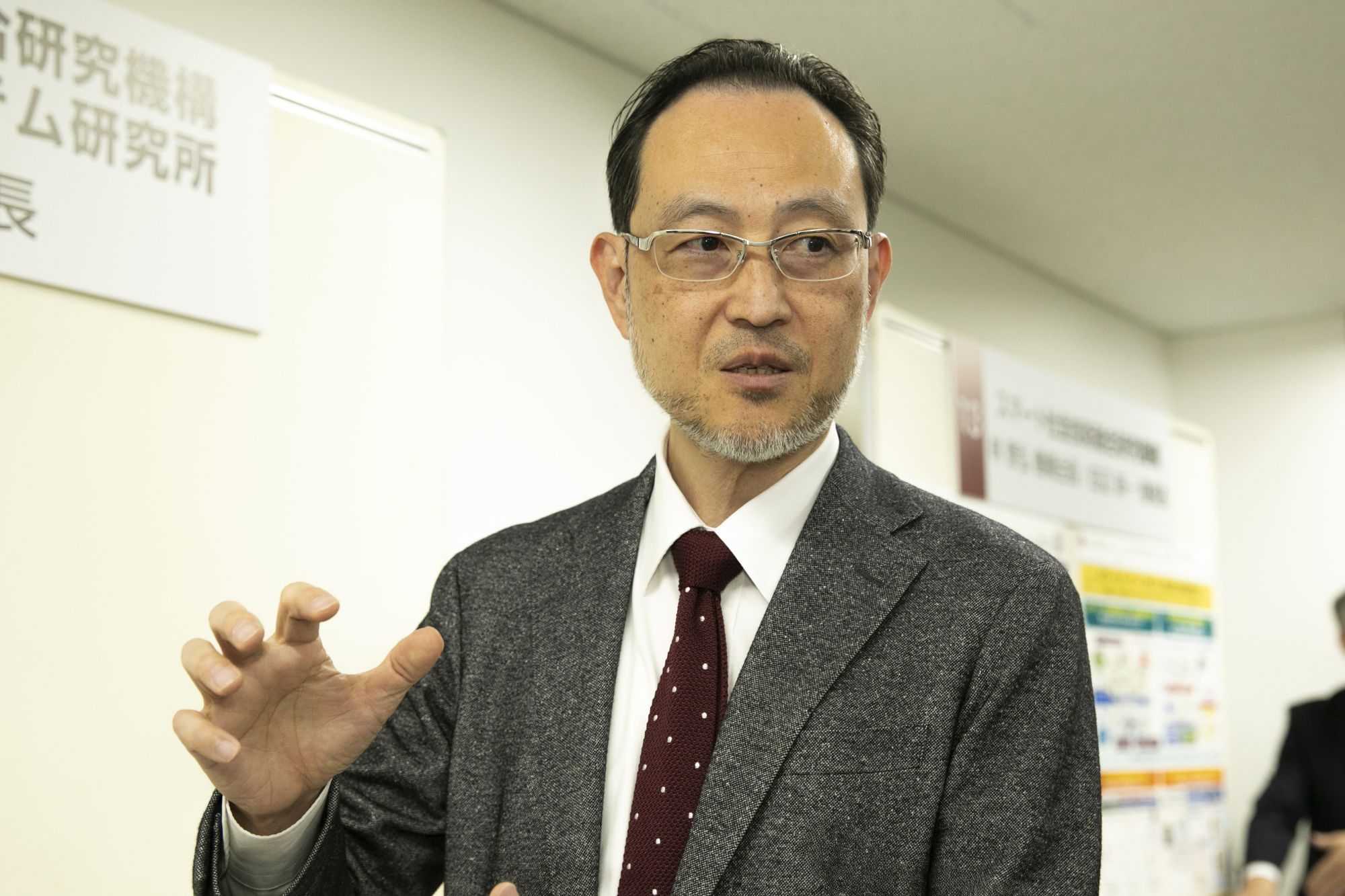 スマート社会技術融合研究機構　動力エネルギーシステム研究所 所長<br />
天野嘉春教授（理工学術院）