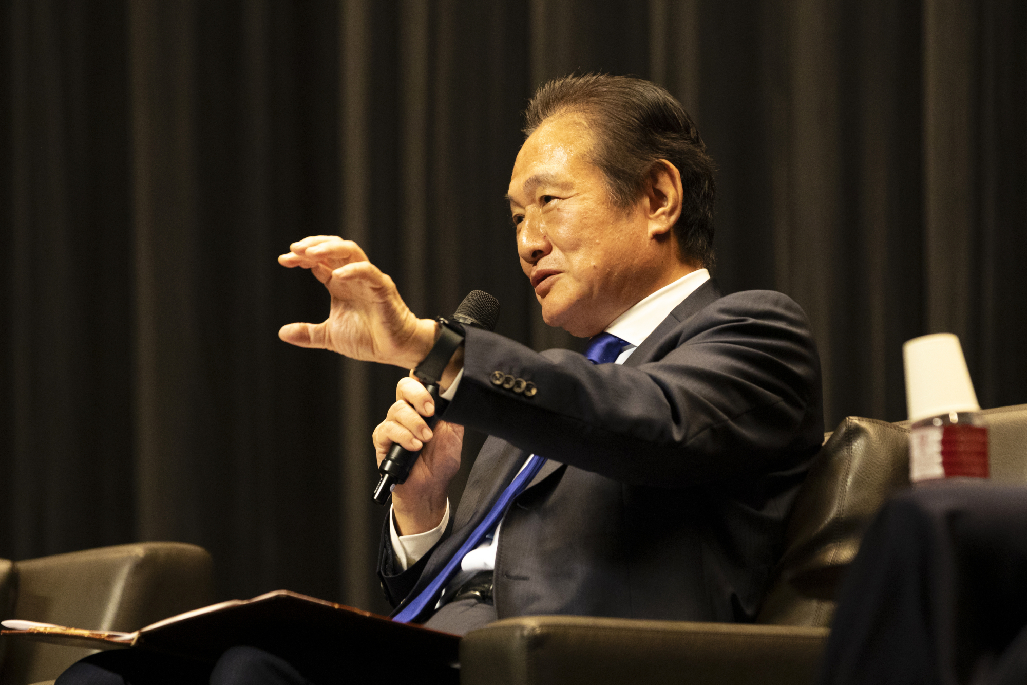 全日本空輸株式会社 代表取締役社長<br />
井上慎一氏